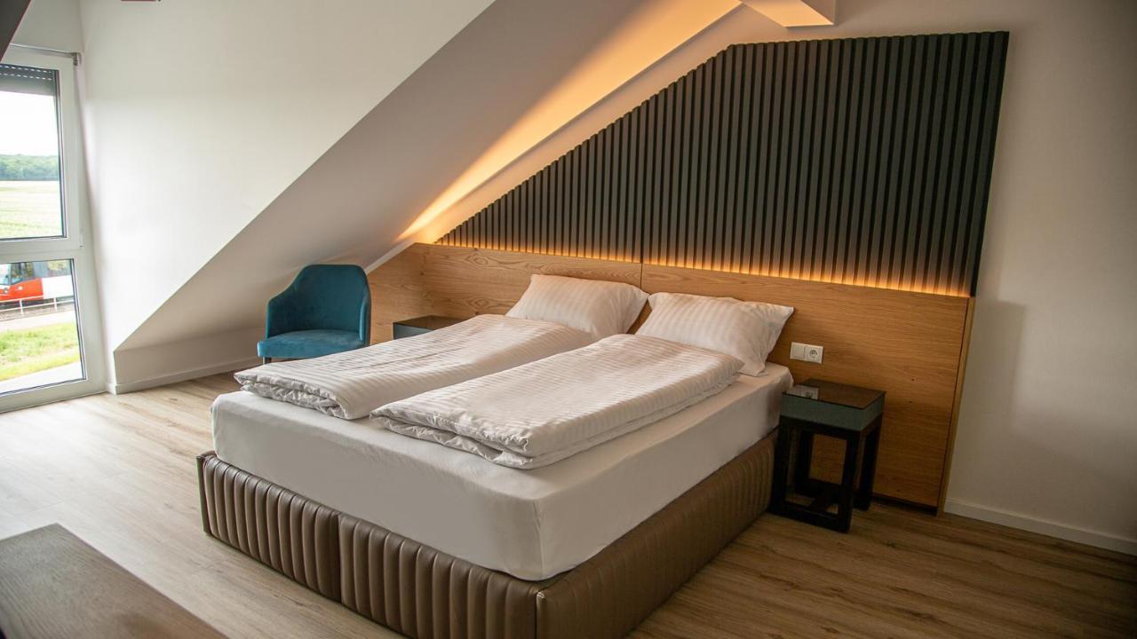 Rheinapart Hotel Und Boardinghouse Bornheim  Buitenkant foto